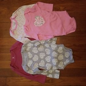 4 long sleeve onesies